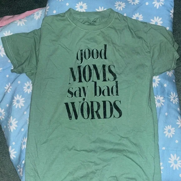 Women’s size Medium t shirt - Picture 1 of 3